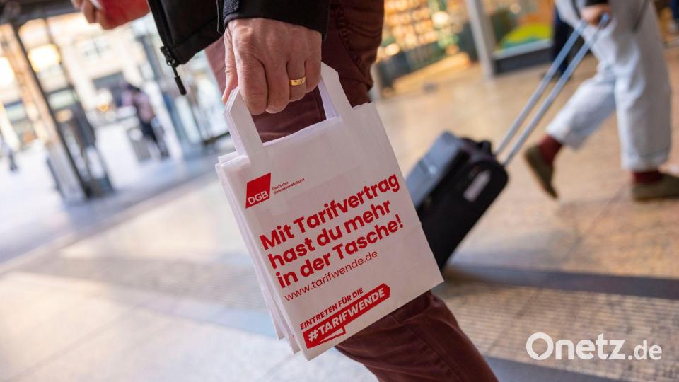 Bei vielen Arbeitgebern kommen Tarifverträge zum Leidwesen der Gewerkschaften nicht in die Tüte (Archivbild). Bild: Thomas Banneyer/dpa