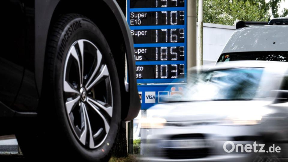 Die Inflationsrate ohne die stark schwankenden Preise für Lebensmittel und Energie hält sich hartnäckig erhöht. Bild: Sina Schuldt/dpa