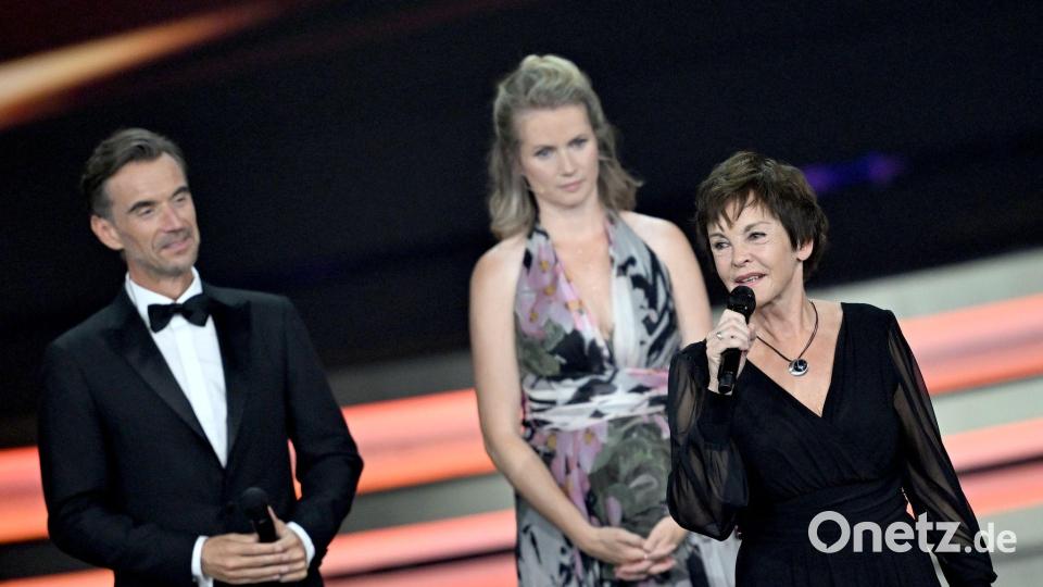 Schauspielerin Katrin Sass wurde mit der Goldenen Henne für ihr Lebenswerk ausgezeichnet. Bild: Hendrik Schmidt/dpa