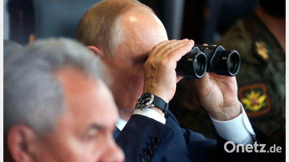 Beim vorigen Manöver 2021 verlegte Russland Truppen für den späteren Angriff auf die Ukraine. (Archivbild) Bild: Sergei Savostyanov/Pool Sputnik Kremlin/AP/dpa