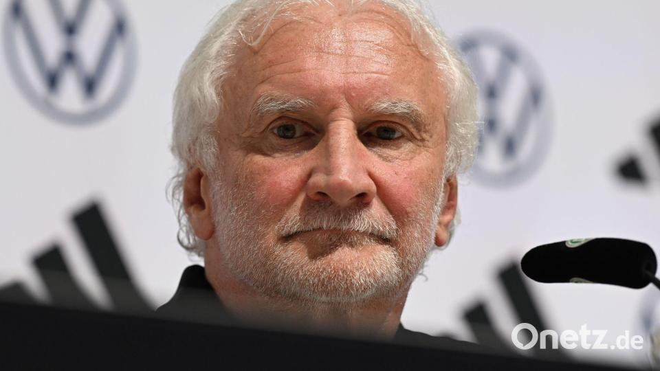 Rudi Völler wirbt um Nachsicht mit Nationalstürmer Nick Woltemade. (Archivbild) Bild: Federico Gambarini/dpa