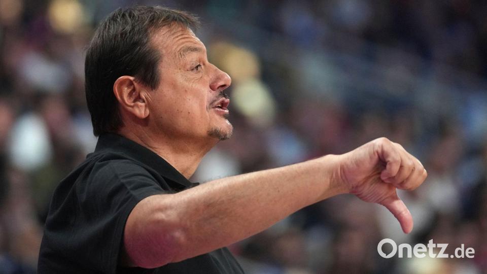 Ergin Ataman und die Türkei treffen im EM-Finale auf Deutschland. Bild: Sergei Grits/AP/dpa