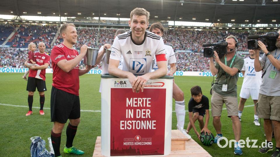 Sein Eistonnen-Spruch ist legendär: Per Mertesacker. (Archivbild) Bild: Julian Stratenschulte/dpa