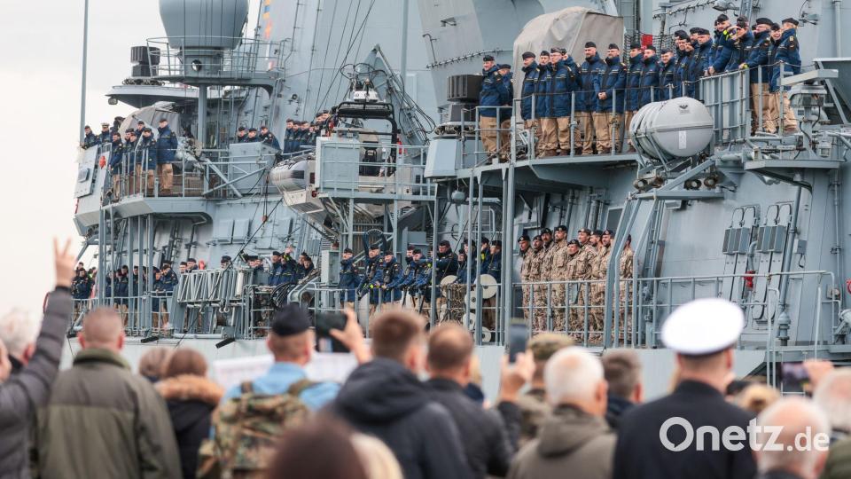 Fregatte &quot;Brandenburg&quot; kehrt von UNIFIL-Einsatz zurück Bild: Focke Strangmann/dpa
