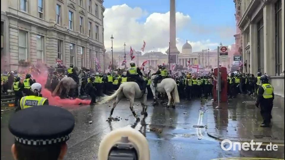 Die Londoner Met Police musste im Laufe des Nachmittags für Verstärkung sorgen. Bild: Pol Allingham/PA Wire/dpa