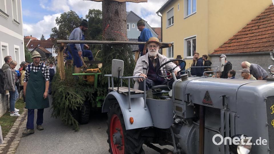 Gekommen waren die Holzhauer aus Hessenreuth. Bild: wro