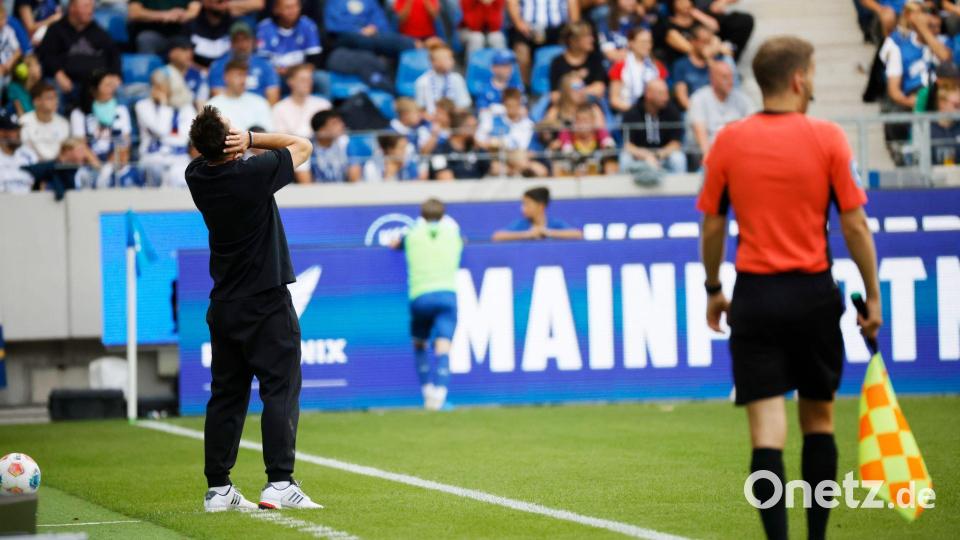 Wieder nichts: Ein frustrierter Miroslav Klose in Karlsruhe. Bild: Philipp von Ditfurth/dpa