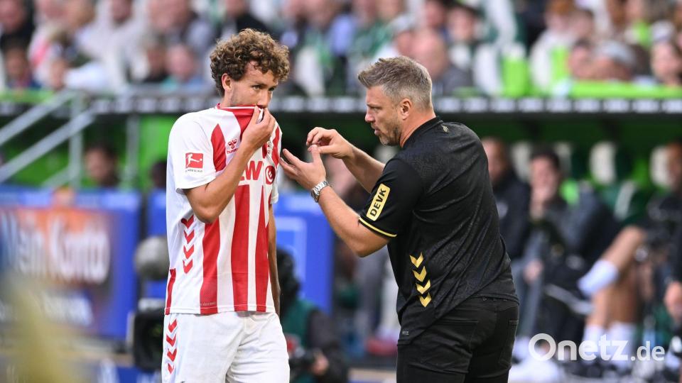 Kölns Trainer Lukas Kwasniok (r) und sein Spieler Luca Waldschmidt. Bild: dpa