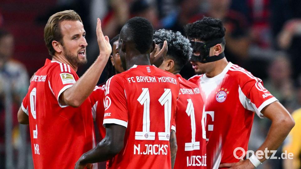 Bayern-Torjubel mit Doppelpacker Harry Kane (l) und Neuzugang Nicolas Jackson (Nr. 11). Bild: Sven Hoppe/dpa