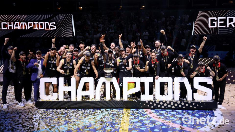 Deutschland feiert den EM-Triumph in Riga. Bild: Matthias Stickel/dpa