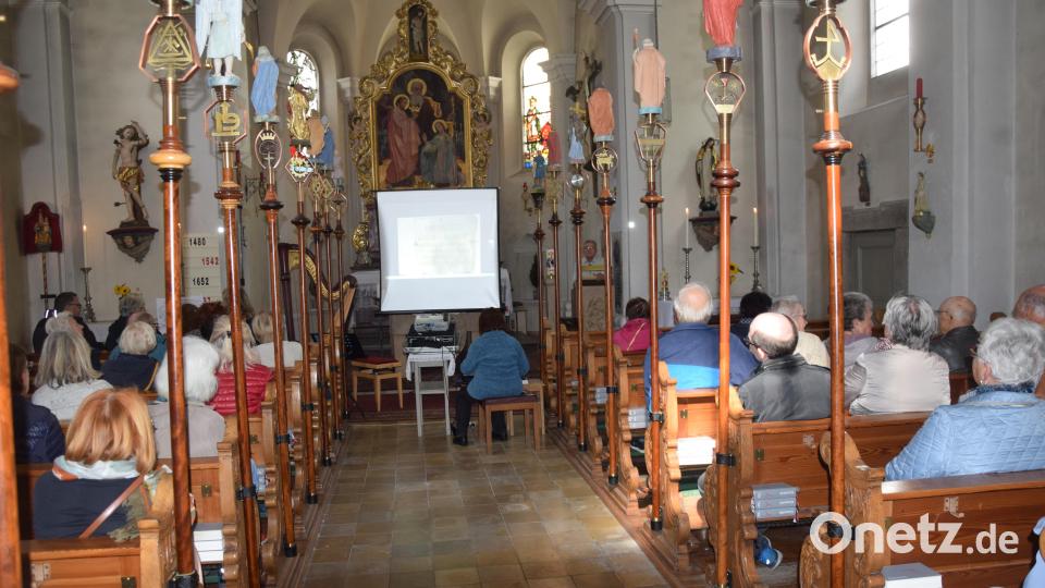 Die Geschichte der Epitaphe von Sankt Sebastian konnten 50 Besucher beim &quot;Tag des offenen Denkmals&quot; vernehmen. Bild: fz