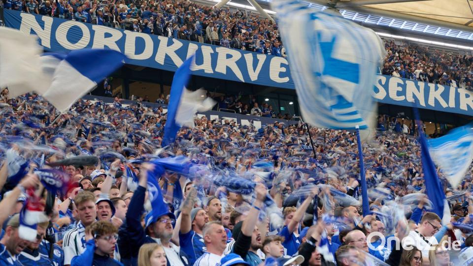 Schalke schafft es als Zweitligist in Europas Top Ten. Bild: Bernd Thissen/dpa