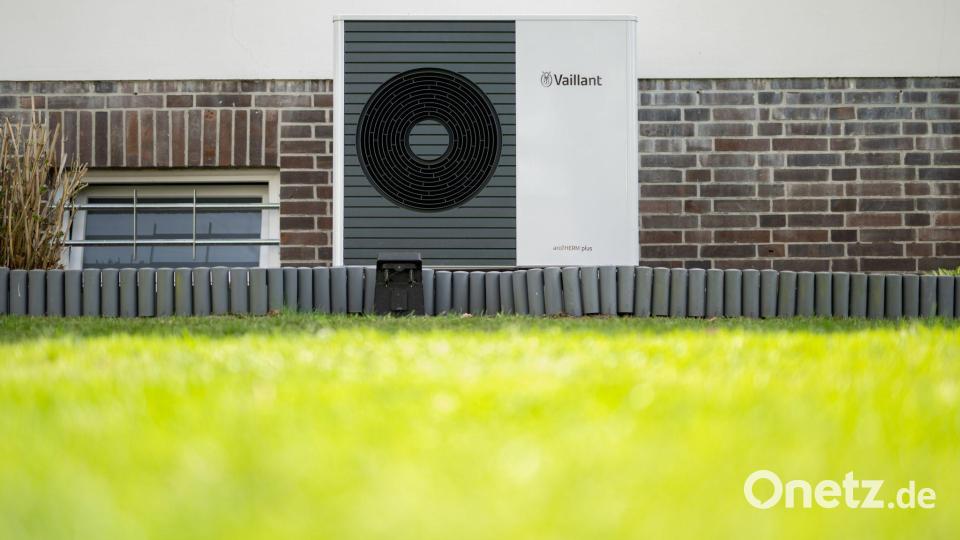 Der Einbau von Wärmepumpen hinkt Zielen hinterher. Bild: Daniel Reinhardt/dpa/dpa-tmn