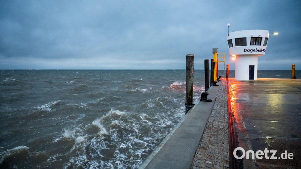 Der erste Herbststurm des Jahres zieht über die Nordsee. Bild: Daniel Bockwoldt/dpa/Daniel Bockwoldt