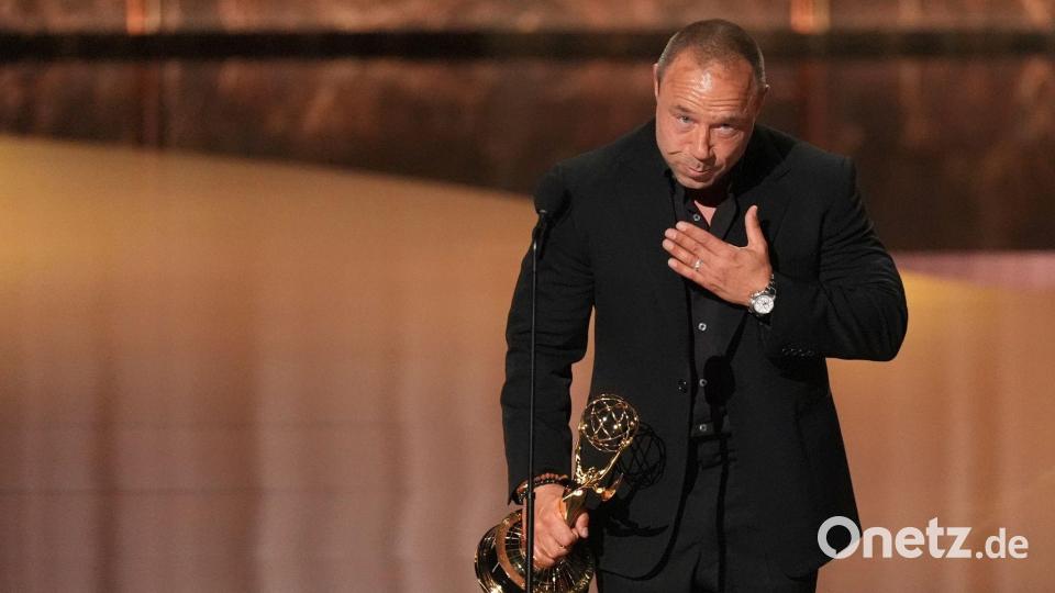 Auch „Adolescence“-Serienvater Stephen Graham gewann einen Schauspielpreis – wurde aber auch für Drehbuch und Produktion ausgezeichnet. Bild: Chris Pizzello/Invision/AP/dpa