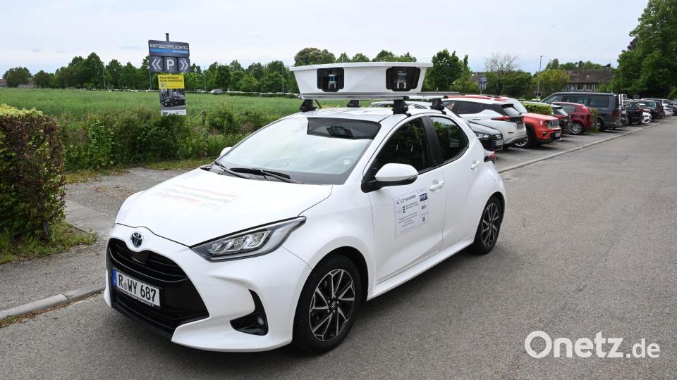 Heidelberg setzt als eine der ersten Kommune bundesweit auf ein Scan-Auto im Kampf gegen Parksünder - hier ein Scan-Fahrzeug bei einem Modellversuch auf dem Parkplatz der Universität Hohenheim bei Stuttgart. (Archivbild) Bild: Bernd Weißbrod/dpa
