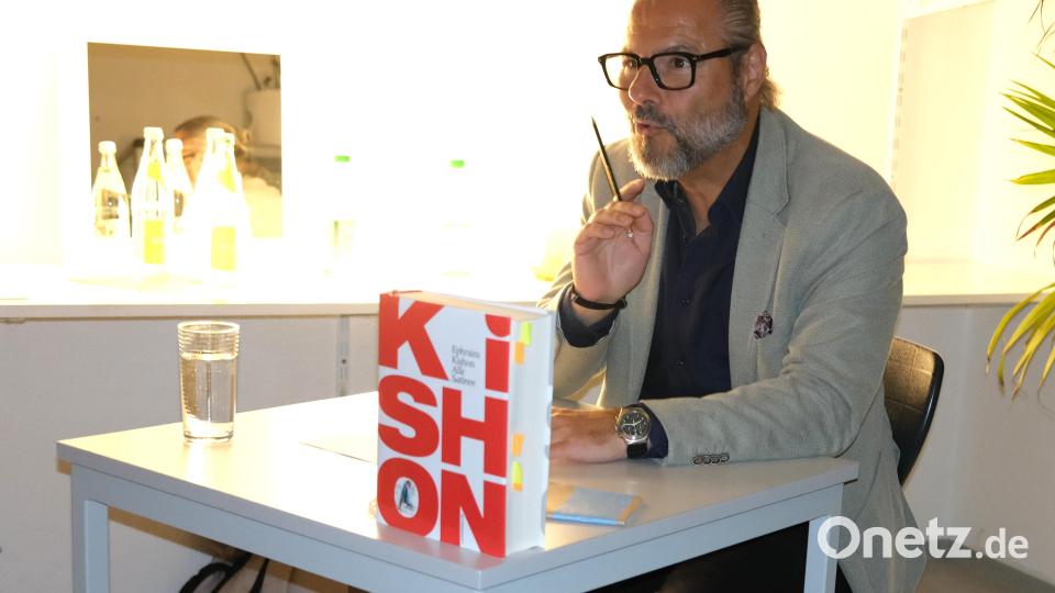 Im Vereinshaus brachte Andreas Weikl mit Kishons Satire &quot;Der Kampf mit dem Installateur&quot; zum Schmunzeln. Bild: Hirsch