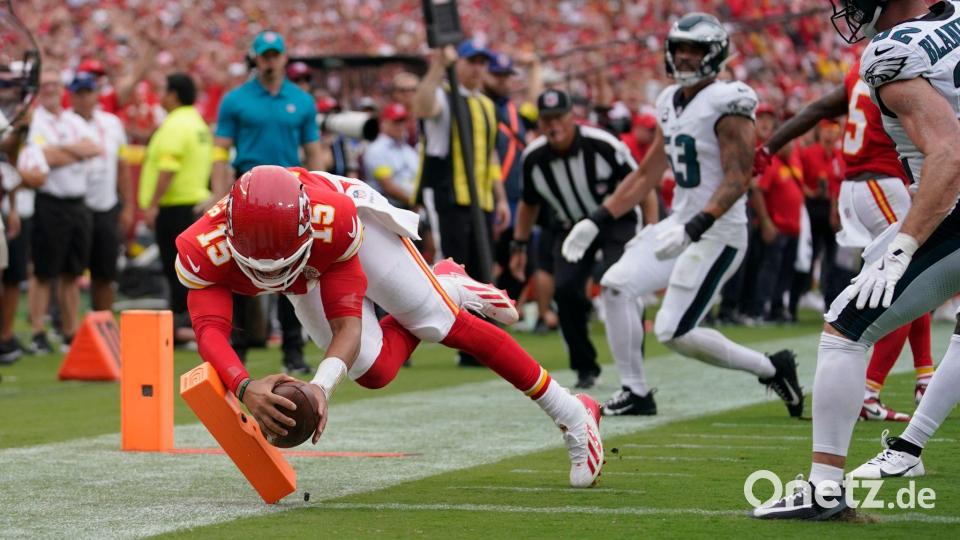 Patrick Mahomes (links) erzielte einen Touchdown, hatte aber zu wenig Hilfe bei der zweiten Saisonniederlage. Bild: Ed Zurga/AP/dpa