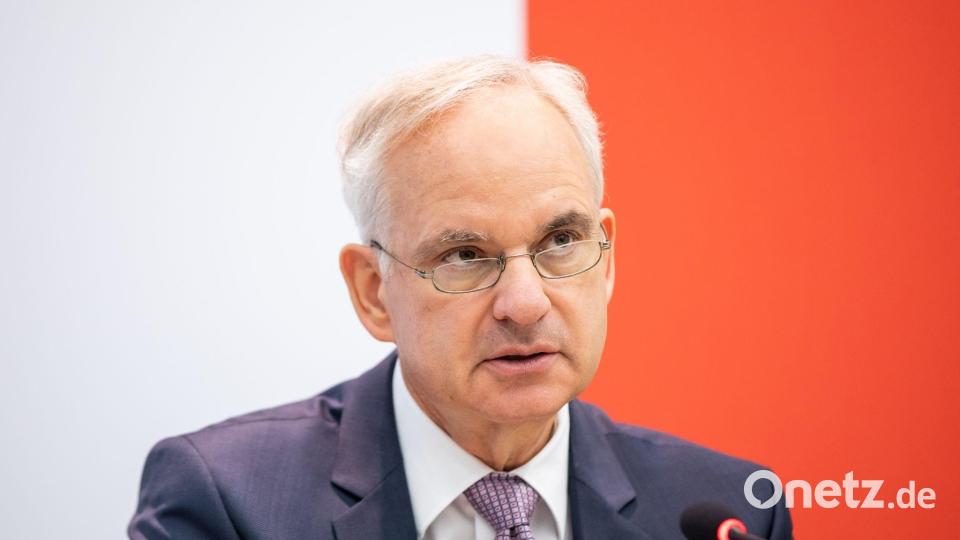Der langjährige Chef des Energiekonzerns Eon, Johannes Teyssen, soll den Aufsichtsrat von Lufthansa leiten (Archivbild) Bild: Marcel Kusch/dpa