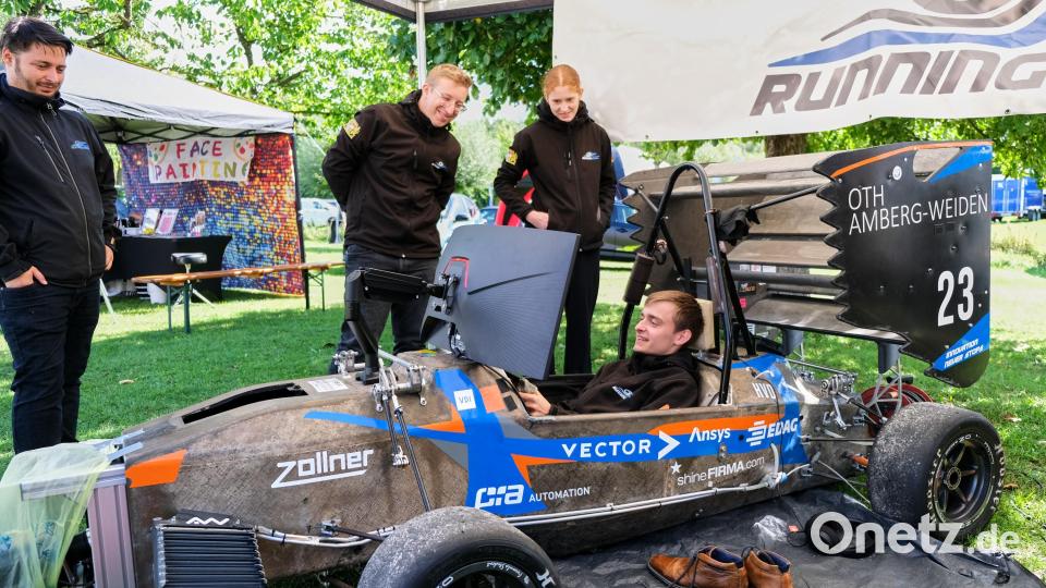 Dieses Running-Snail-Modell fährt keine Rennen mehr, aber das Team der OTH Amberg-Weiden hat es zu einem Renn-Simulator umgebaut. Die hier gefahrenen Rennen fühlen sich besonders echt an. Bild: Peter Ringeisen