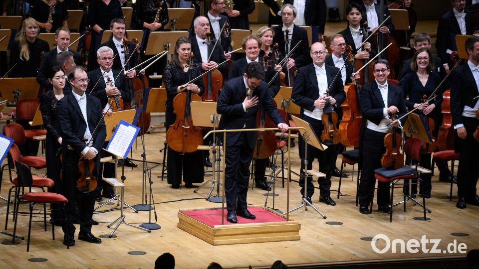 Shani und die Münchner Philharmoniker bekamen am Abend Standing Ovations. Bild: Bernd von Jutrczenka/dpa