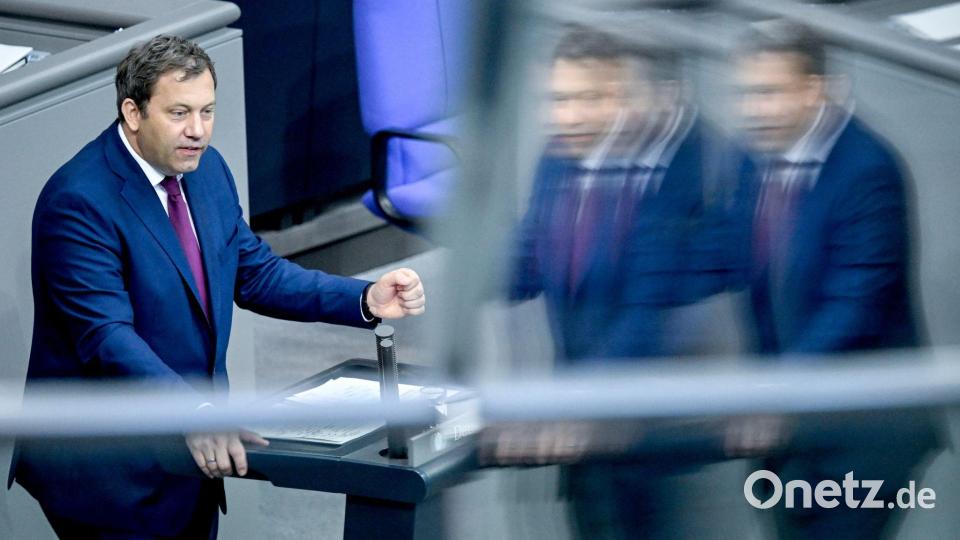Finanzminister Klingbeil verteidigte seinen Etat im Bundestag. Bild: Britta Pedersen/dpa