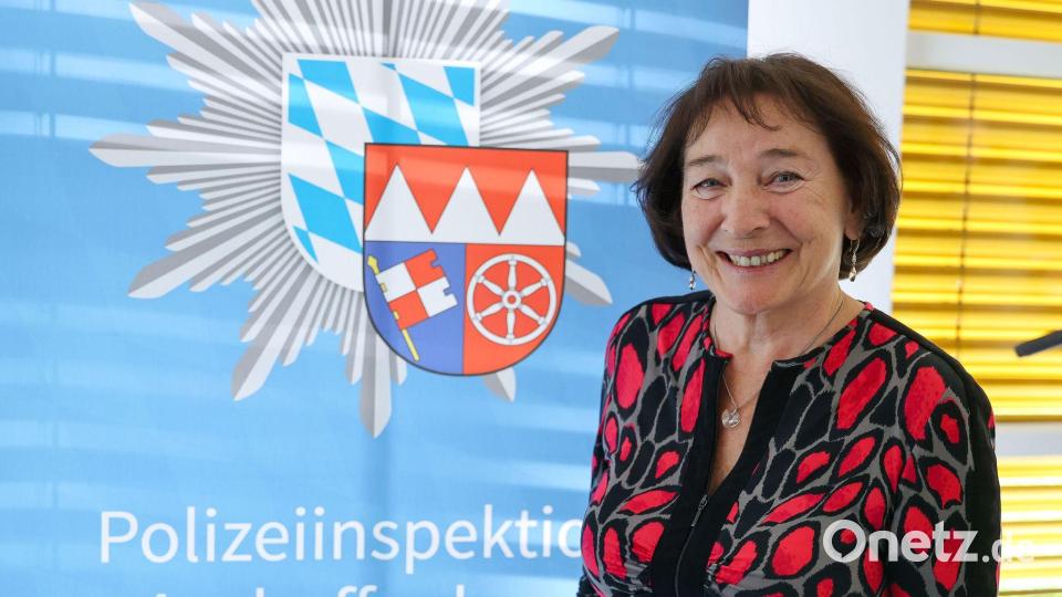 Die Schwester des Opfers bedankte sich bei den Ermittlern. Bild: Daniel Löb/dpa