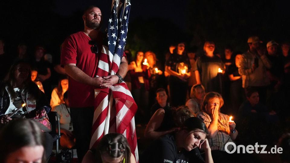 Für Teile seiner Anhängerschaft wurde Kirk mit dem Attentat zum Märtyrer. Bild: Lindsey Wasson/AP/dpa