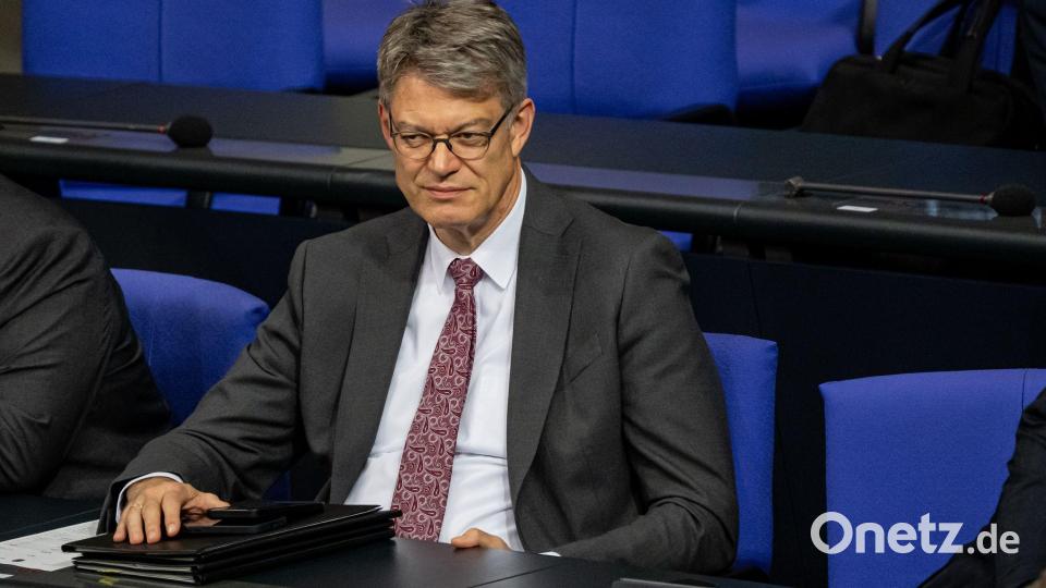 Bundesminister Schnieder ist in München nicht dabei. Bild: Fabian Sommer/dpa