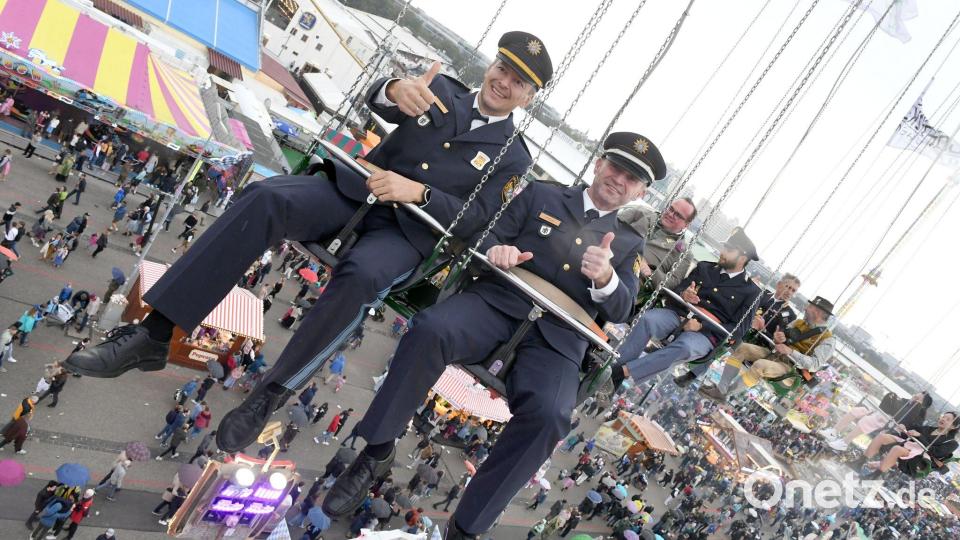 Die Polizei ist mit der „Wiesnwache“ und zahlreichen Einsatzkräften auf dem Oktoberfest präsent. (Symbolbild) Bild: Felix Hörhager/dpa