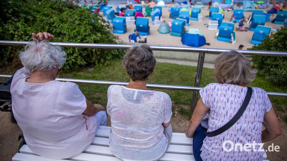 Menschen über 65 Jahren machten etwa 85 Prozent aller hitzebedingten Todesfälle aus. (Symbolbild) Bild: Jens Büttner/dpa