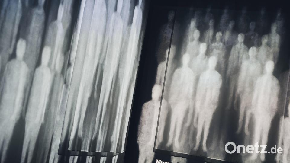 Die Installation ist der Versuch eines neuen Umgangs mit dem Thema, wie zukünftig ohne die persönliche Begegnung oder Erzählung von Überlebenden der Konzentrationslager die Geschichtsvermittlung am historischen Ort gestaltet werden kann. Bild: KZ-Gedenkstätte Flossenbürg, Elia Schmid