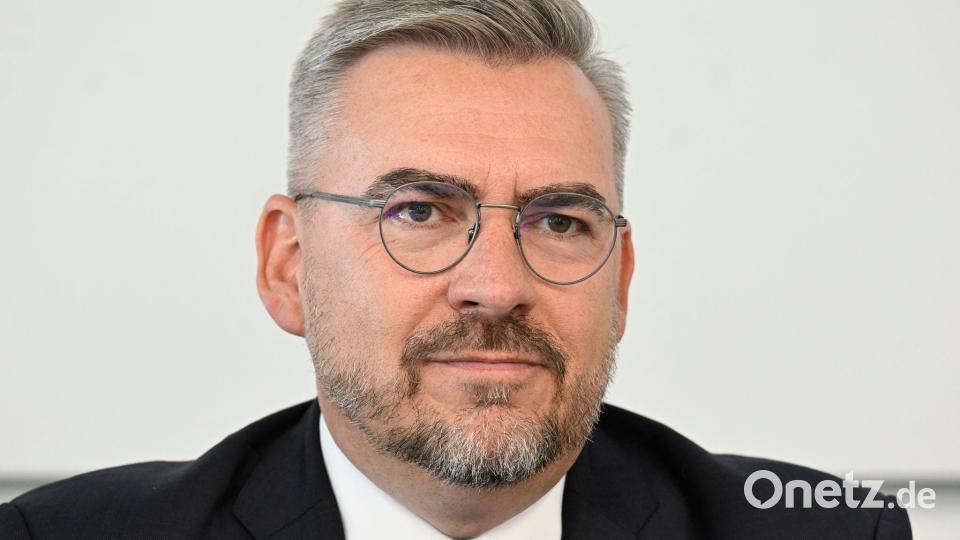 Der Chef des Branchenverbandes BVTE, Jan Mücke, warnt vor deutlich höheren Tabaksteuern. Bild: Roberto Pfeil/dpa