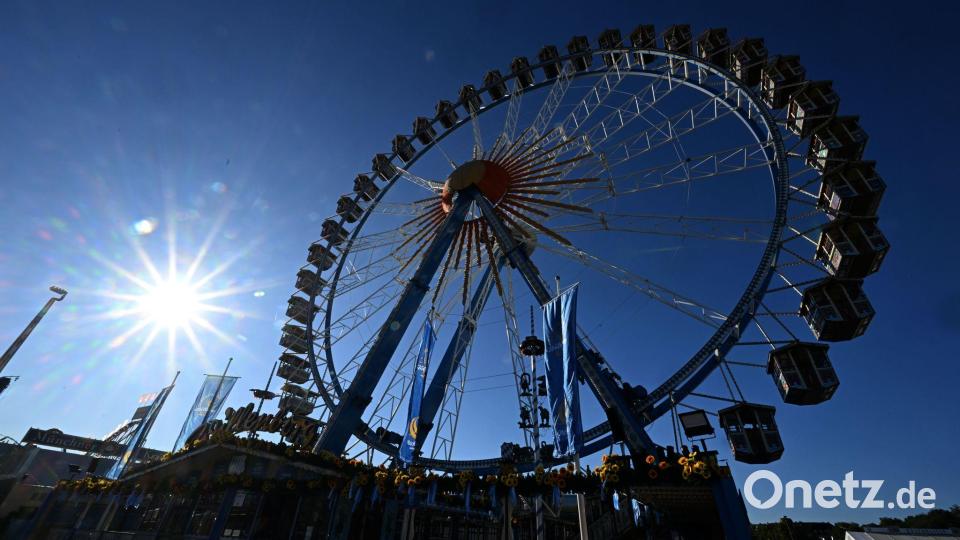 Oktoberfest-Vorgeschmack: Sonne strahlt beim Rundgang über die Wiesn Bild: Felix Hörhager/dpa