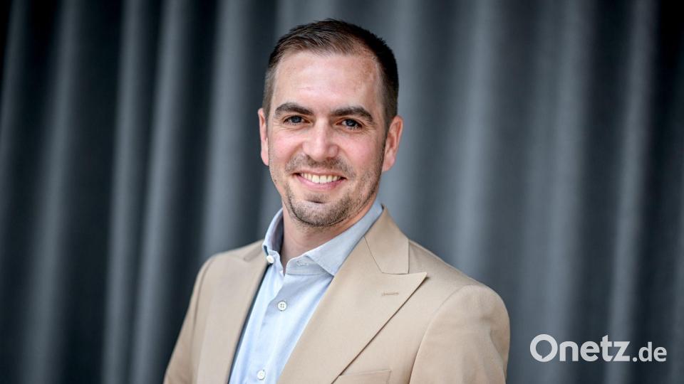 Philipp Lahm sei eine der prägendsten Persönlichkeiten des deutschen Fußballs, begründete das Bundespräsidialamt. (Archivbild) Bild: Britta Pedersen/dpa