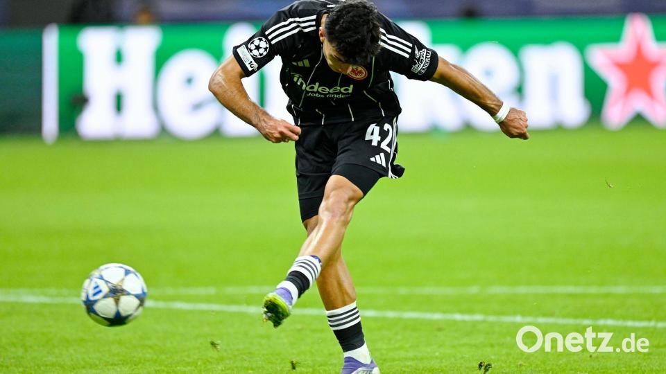 Brachte Eintracht Frankfurt in Führung: Can Uzun. Bild: Uwe Anspach/dpa