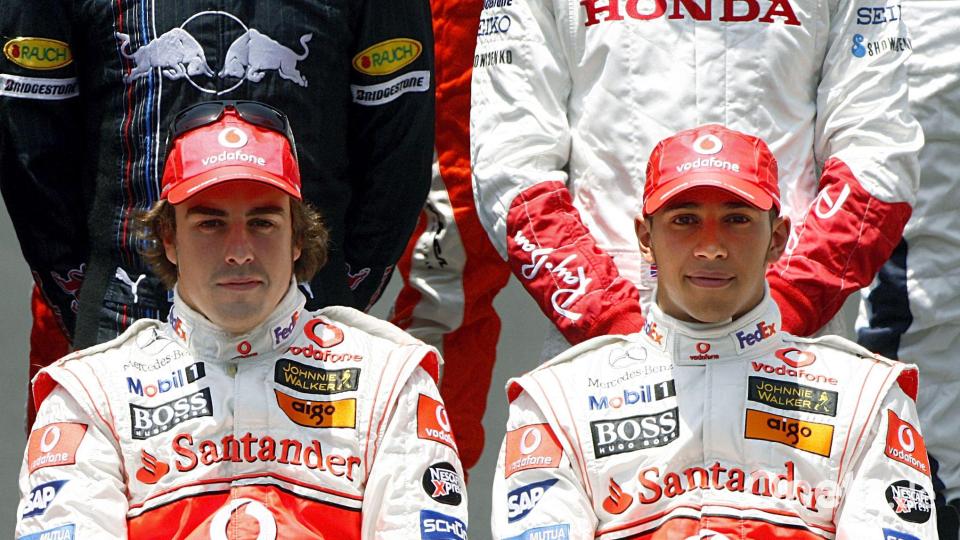 Keine besten Freunde - damals kostete ein Giftduell einem der McLaren-Fahrer die WM. Bild: picture alliance / dpa