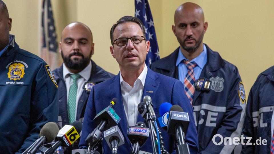 Auch der Gouverneur von Pennsylvania Josh Shapiro äußert sich zu dem Vorfall. (Archivbild) Bild: Ted Shaffrey/AP/dpa