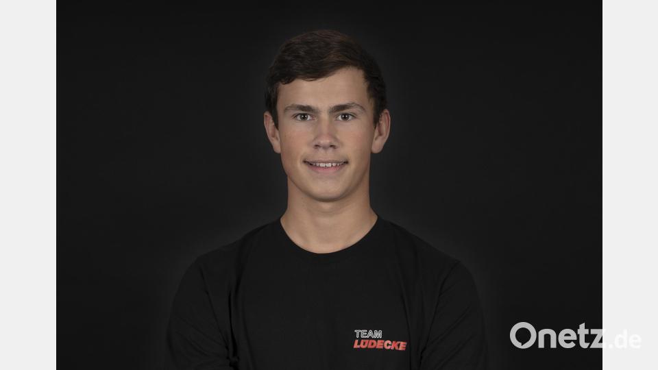 Fabian Kummer, Auszubildender bei der Firma Lüdecke GmbH in Amberg, ist als Ausbildungsscout der IHK Schulen aller Art unterwegs. Bild: Lüdecke GmbH