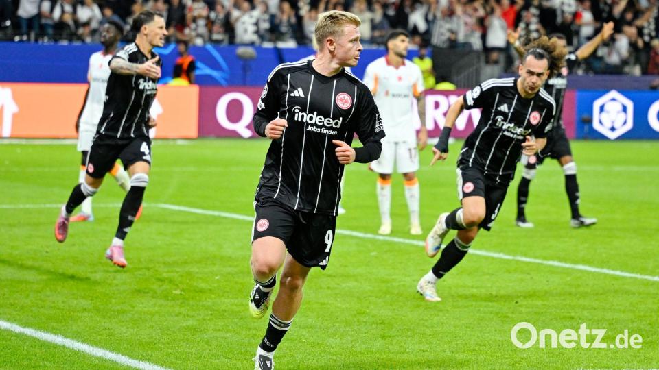 Erzielte seine ersten Pflichtspieltore für Eintracht Frankfurt: Jonathan Burkardt. Bild: Uwe Anspach/dpa