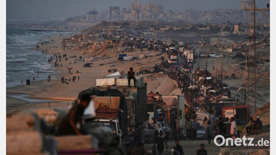 Seit Tagen flüchten Menschen aus der Stadt Gaza. (Archivbild) Bild: Abdel Kareem Hana/AP/dpa