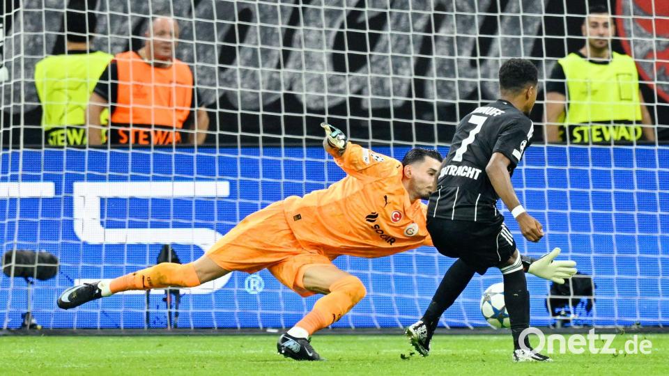 Setzte den Schlusspunkt beim Sieg gegen Galatasaray Istanbul: Ansgar Knauff. Bild: Uwe Anspach/dpa