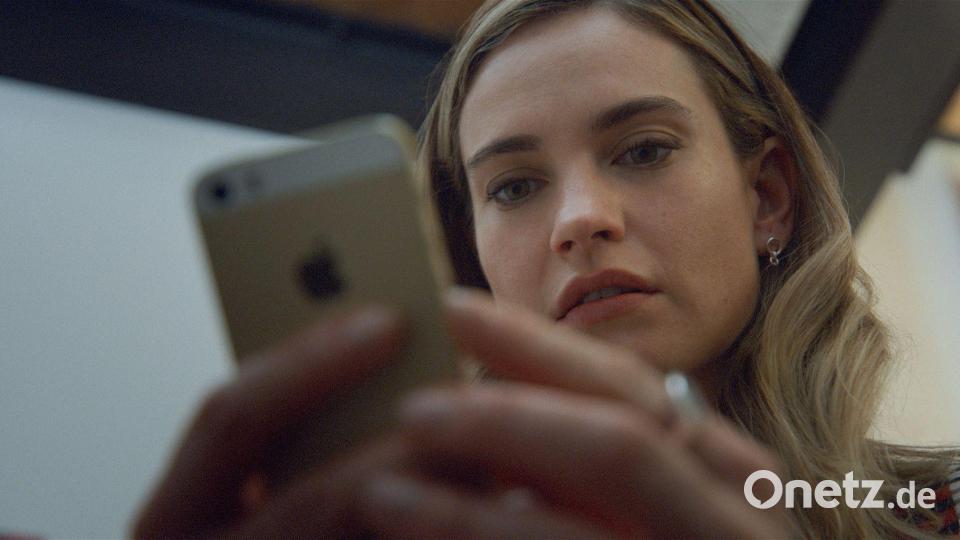 Lily James spielt Whitney Wolfe Herd. Bild: Disney/dpa