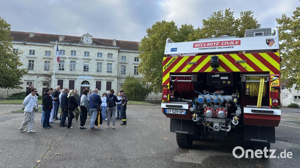 Zum Rahmenprogramm des Schwandorfer Delegation gehörte auch die Besichtigung der der Kaserne der „Zivilen Sicherheit“, die seit vergangenem Jahr ihren Sitz in Libourne hat. Bild: Lara Schmaus