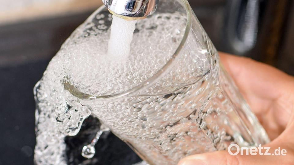 Die Trinkwasser-Abkoch-Anordung für Teile von Eschenbach ist am Freitag teilweise wieder aufgehoben worden. Symbolbild: Patrick Pleul/dpa-Zentralbild/dpa