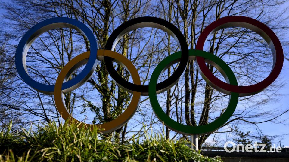 Das IOC lässt Sportler aus Russland und Belarus wie in Paris unter neutraler Flagge auch für die Winterspiele 2026 zu. Bild: Laurent Gillieron/KEYSTONE/dpa