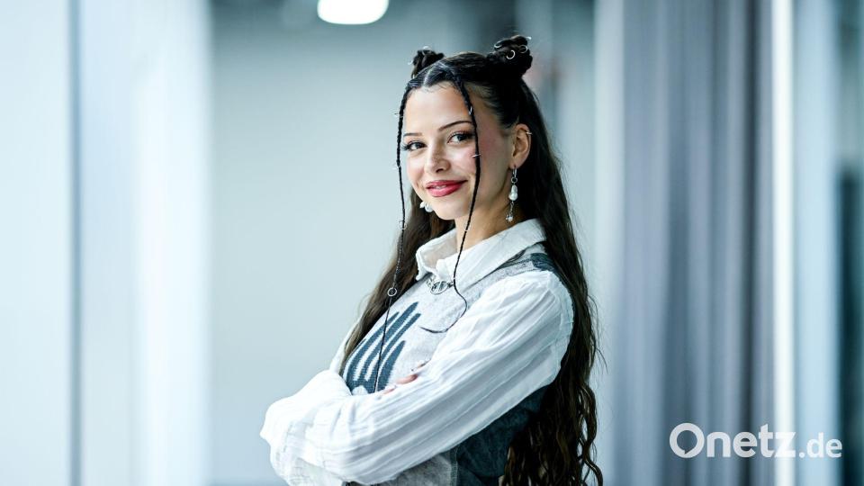 Sängerin Nina Chuba bringt jetzt ihr zweites Studioalbum heraus. Bild: Britta Pedersen/dpa