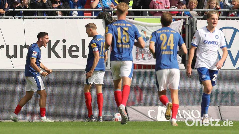 Bejubelte seine starke Aktion zum Führungstreffer: Kiels Adrian Kapralik Bild: Claus Bergmann/dpa