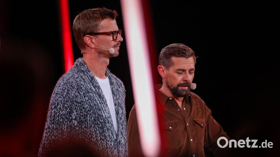 Joko Winterscheidt und Klaas Heufer-Umlauf sendeten am Samstagabend live aus Duisburg. Bild: Christoph Reichwein/dpa