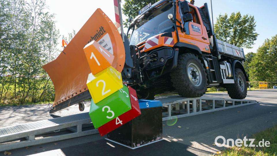 Geschicklichkeit und Präzision sind gefragt. Bild: Pia Bayer/dpa